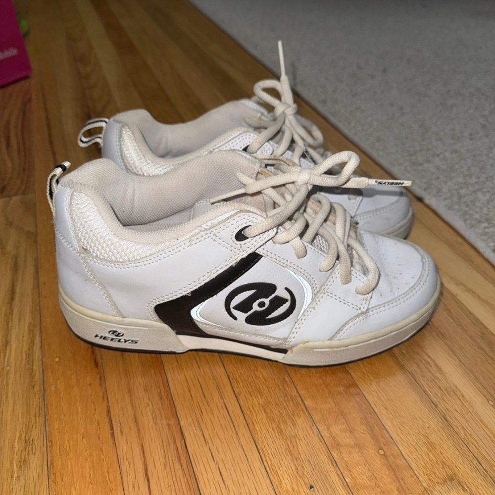Vintage Heelys White and Black Skate Shoes size 7